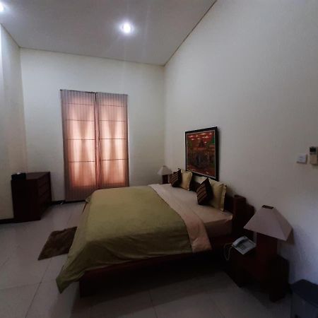 Alloro Guesthouse ปาชิตาน ภายนอก รูปภาพ