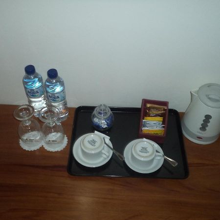 Alloro Guesthouse ปาชิตาน ภายนอก รูปภาพ