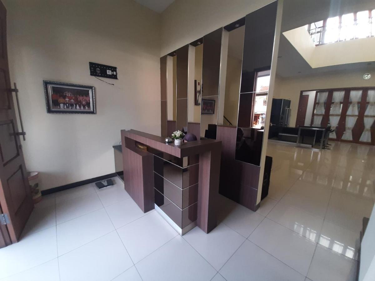 Alloro Guesthouse ปาชิตาน ภายนอก รูปภาพ