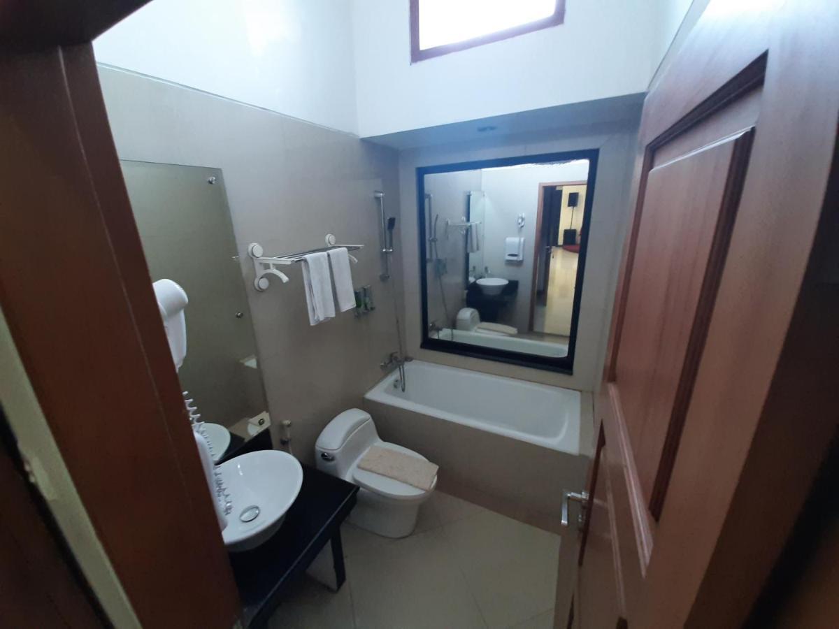 Alloro Guesthouse ปาชิตาน ภายนอก รูปภาพ