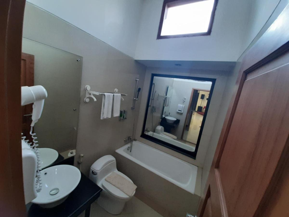 Alloro Guesthouse ปาชิตาน ภายนอก รูปภาพ